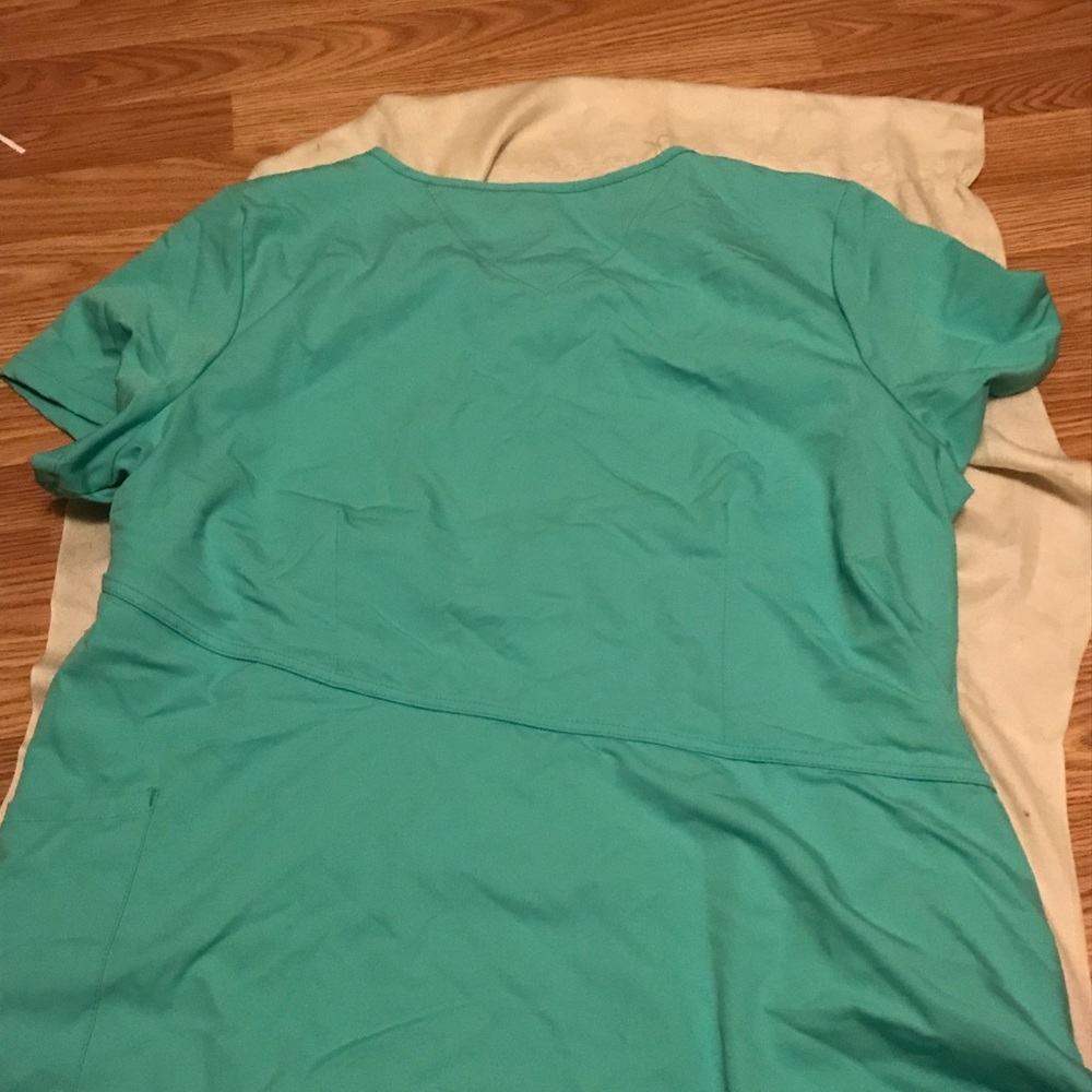 Sea foam colored scrub tops blouse π - Picture 7 of 7